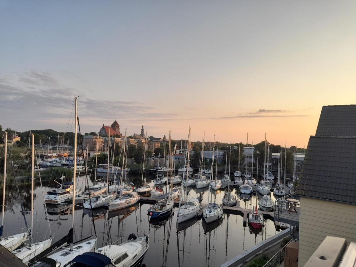 Ferienwohnung Marina Am Ryck Greifswald Bagian luar foto